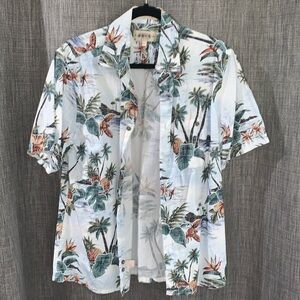 Men’s Hawaiian Short Sleeve Button Down Medium